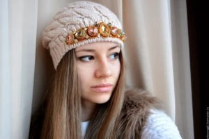 Шапка с бисером