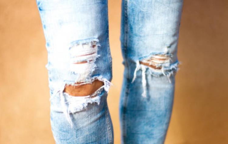 Рваные джинсы фото